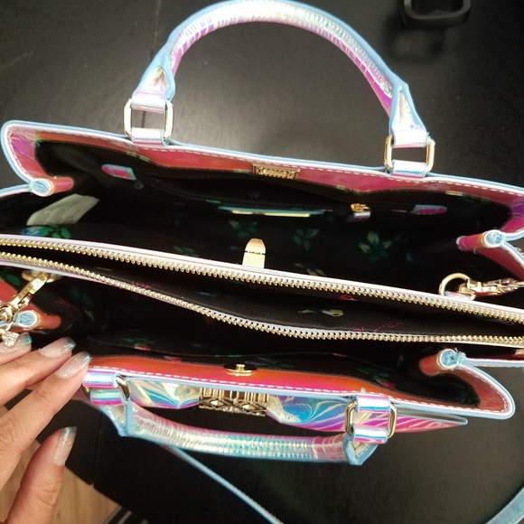 Sold* Betsey Johnson Iridescent Bow Bag - Picture 4 of 6